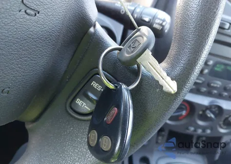 2005 Saturn Vue 4 Cyl z USA, uszkodzony, nr VIN 5GZCZ33D05S863894